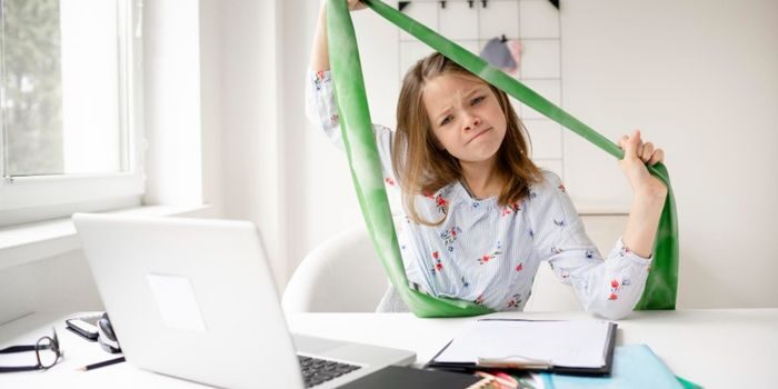 Ders calisirken Hareketsizlikten Kurtulun